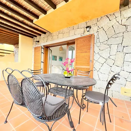 Freedhome Seaview Apartment