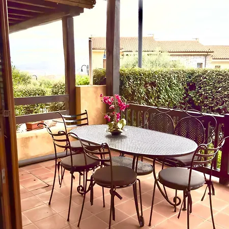 Freedhome Seaview Apartment